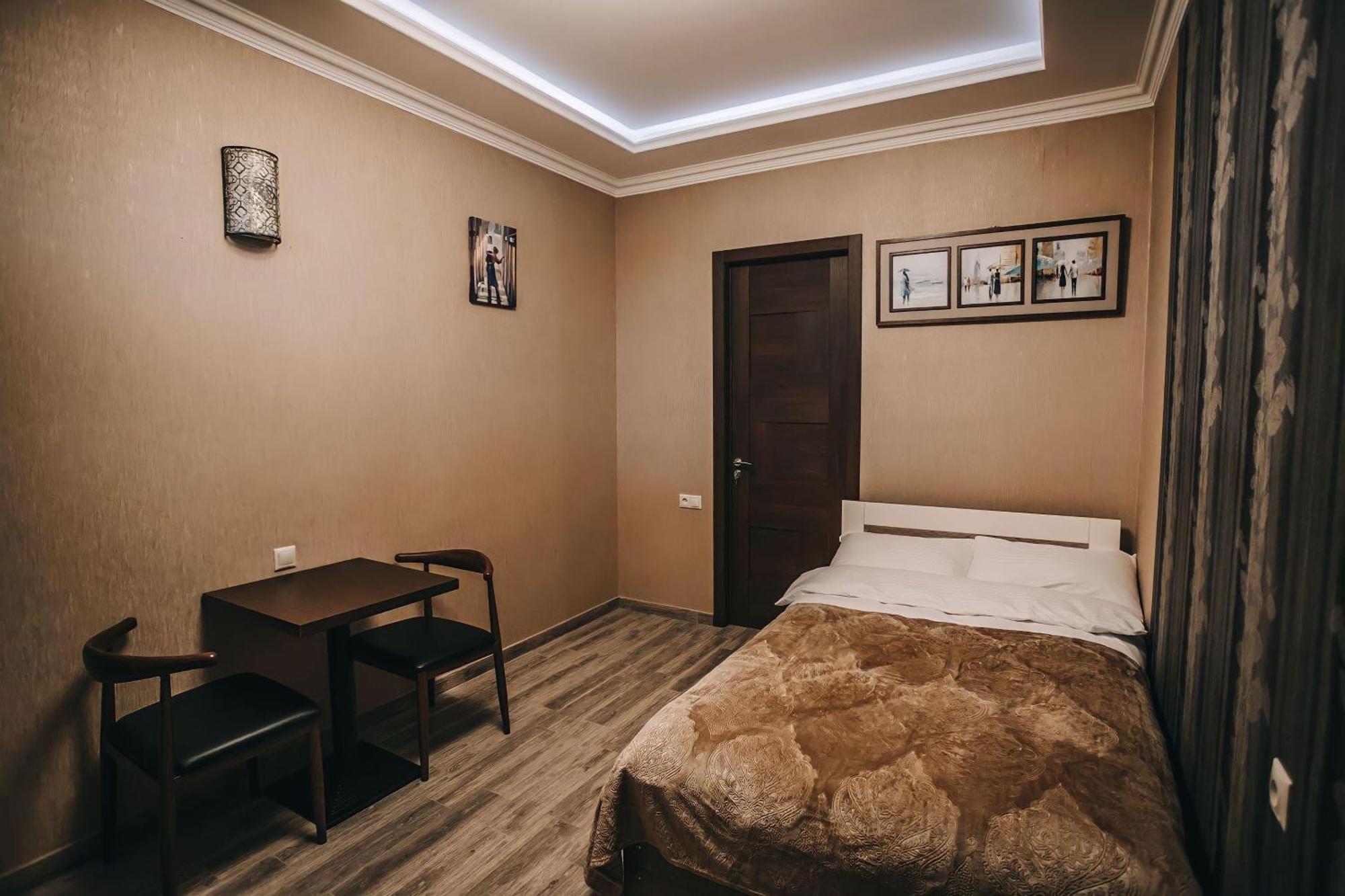 7 Rooms Hotel Tserovani Exteriér fotografie