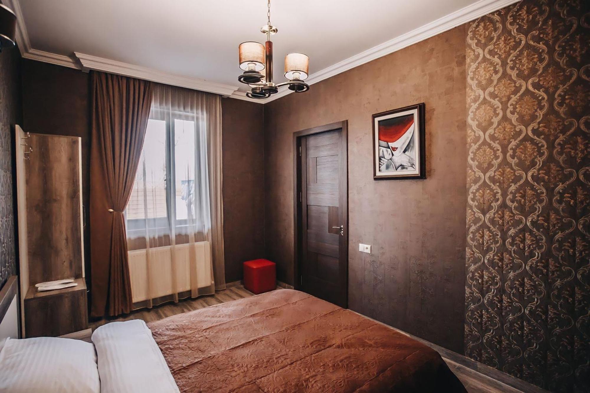 7 Rooms Hotel Tserovani Exteriér fotografie
