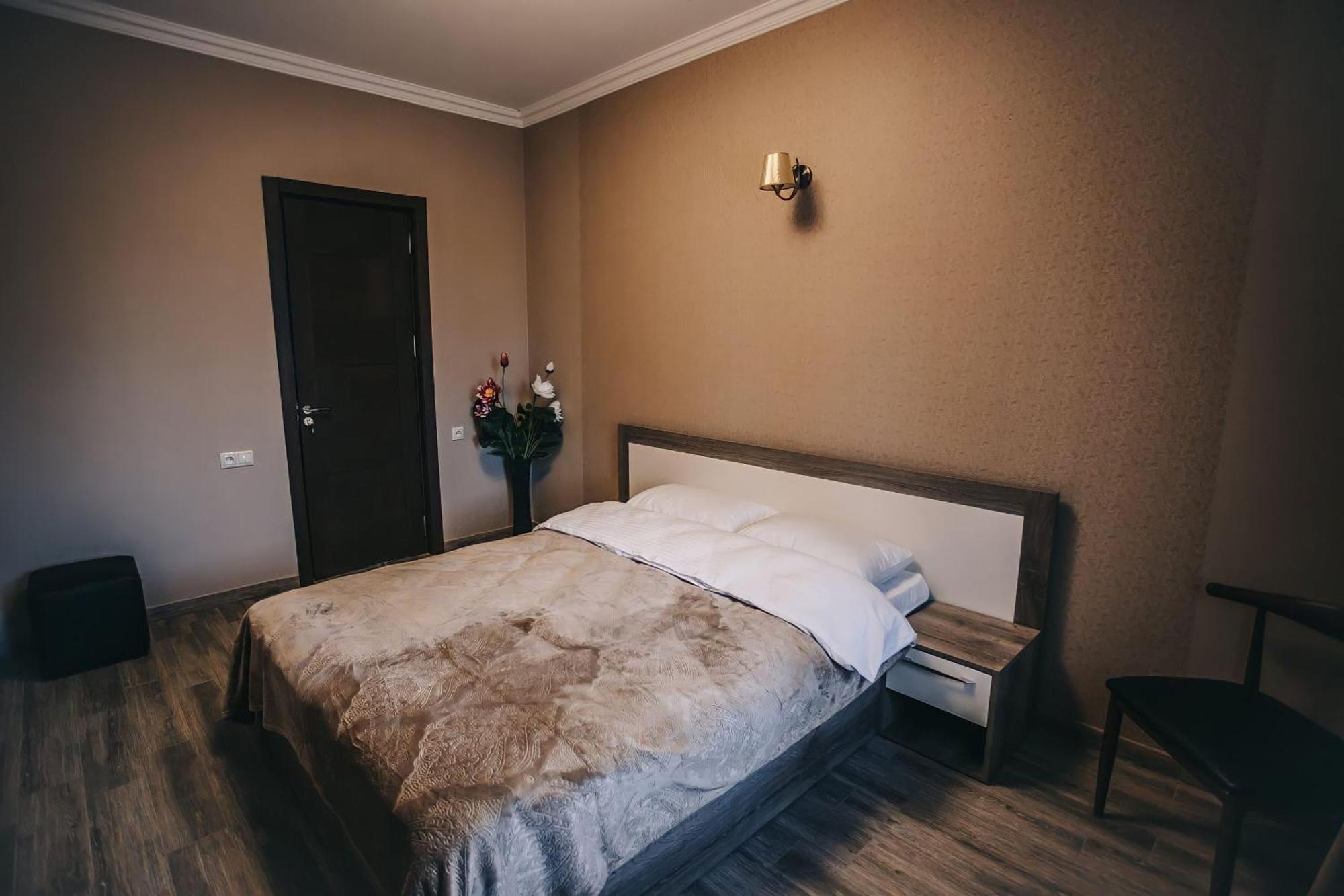 7 Rooms Hotel Tserovani Exteriér fotografie
